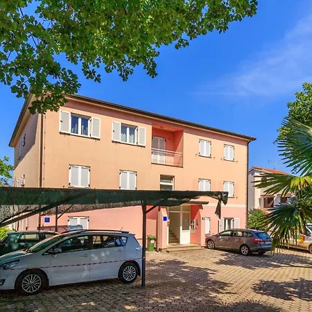 Fedora Apartment